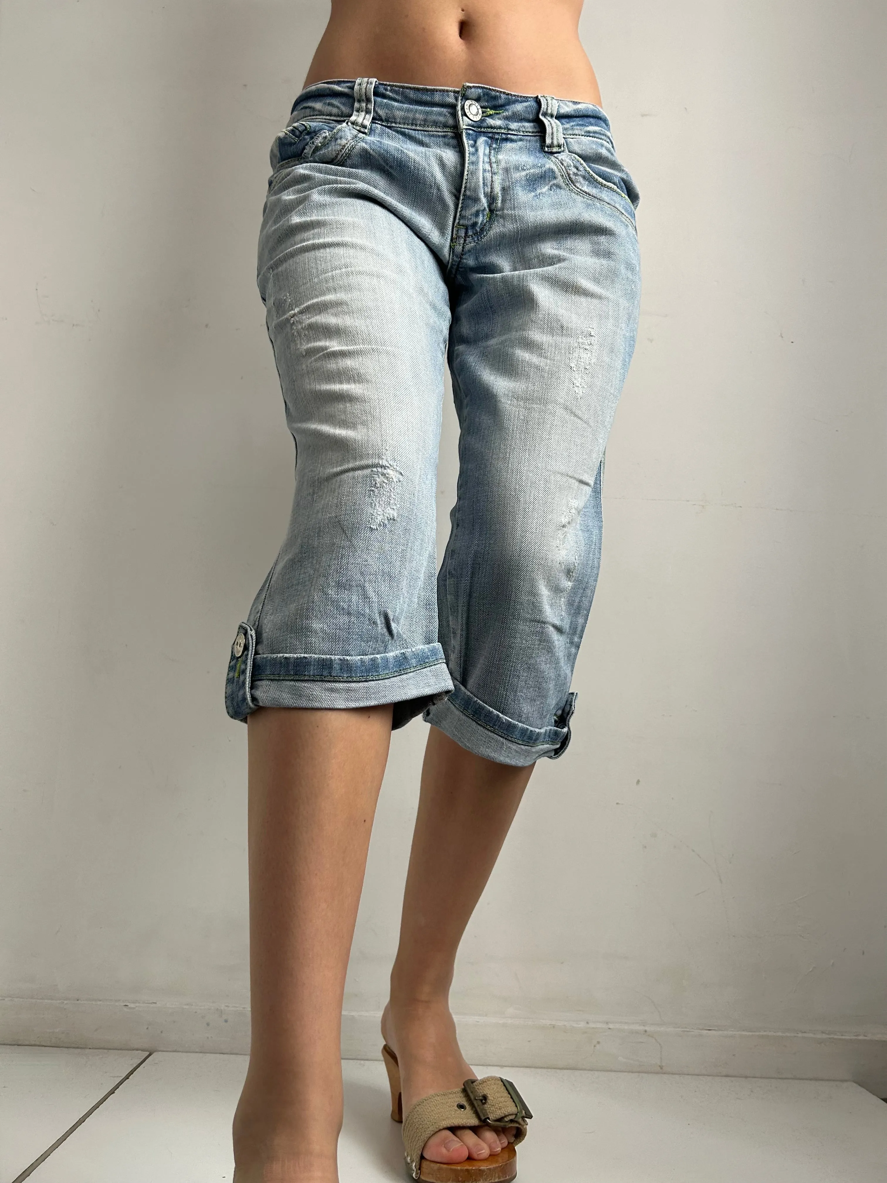 Blue low rise denim capris pants (S)